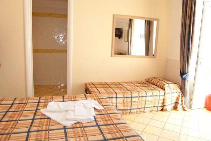 Room 8 of 39