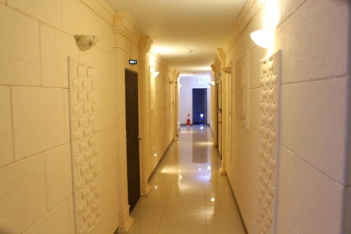 Ballroom/Hall 76 of 88