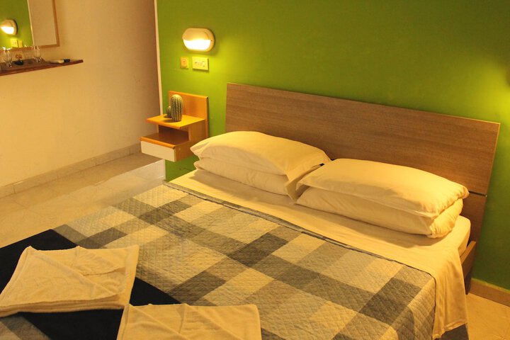 Room 33 of 83