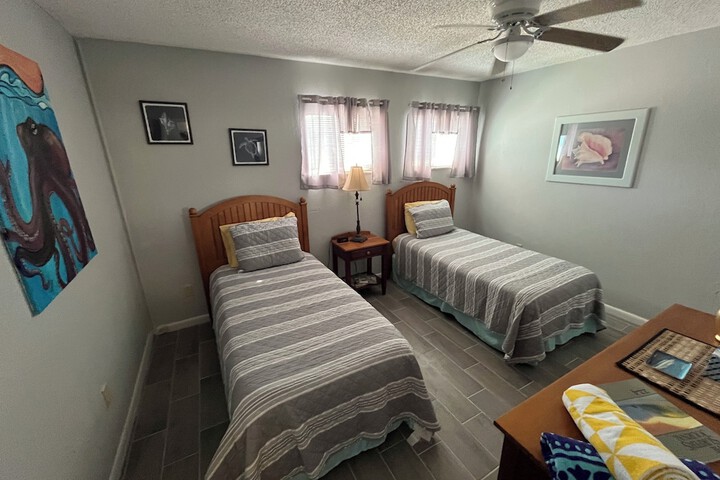 Room 10 of 37