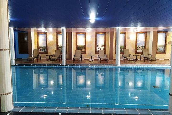Pool 24 of 68