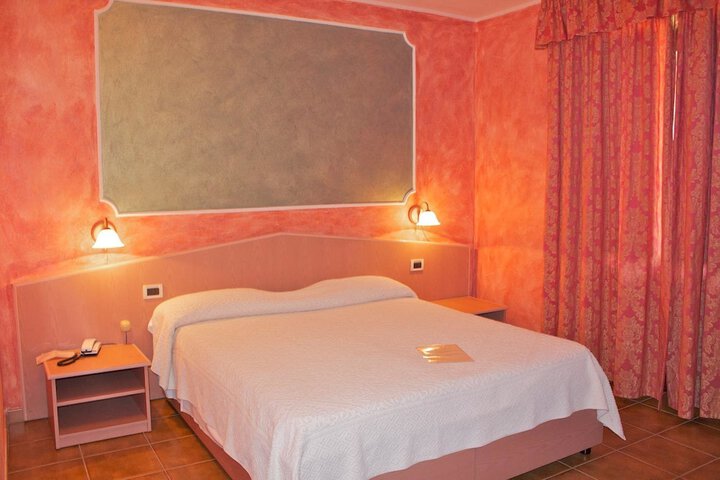 Room 8 of 47