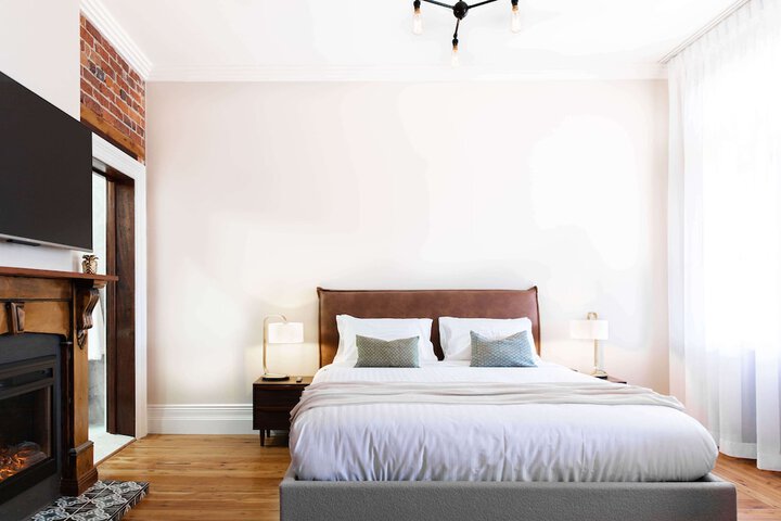 Room 12 of 65