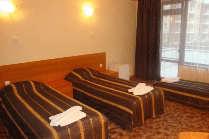 Room 2 of 36