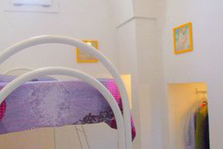 Room 10 of 22