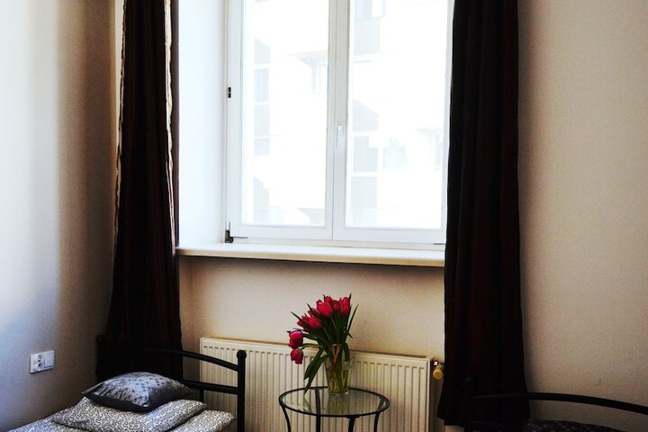 Room 53 of 76