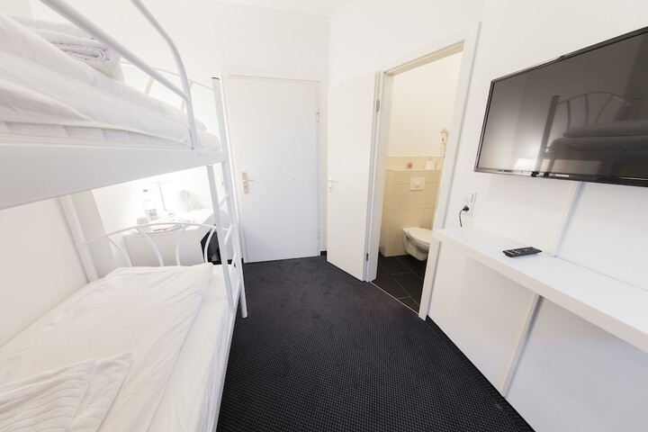 Room 12 of 26