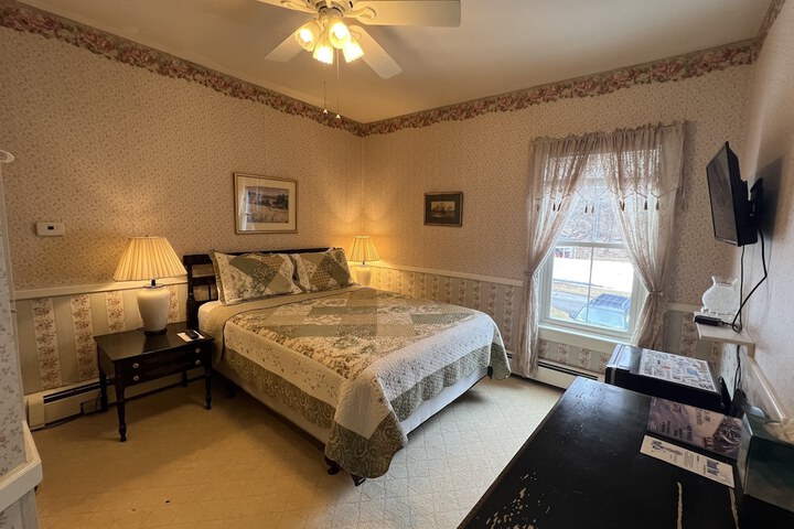 Room 26 of 86