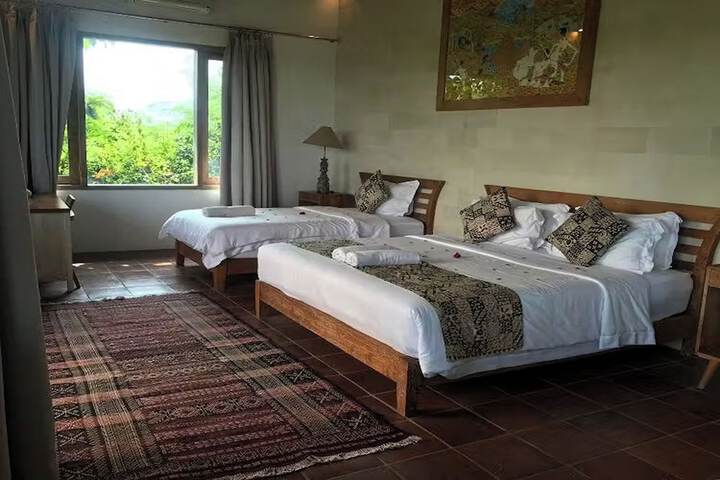 Room 4 of 49