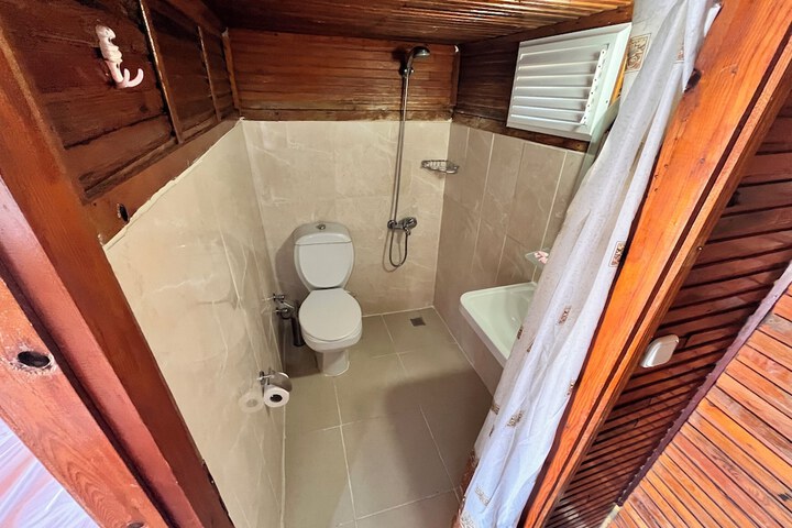Room 14 of 23