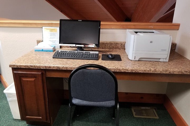 Business Center 62 of 71