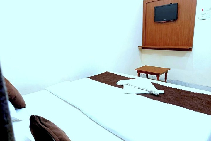 Room 5 of 24