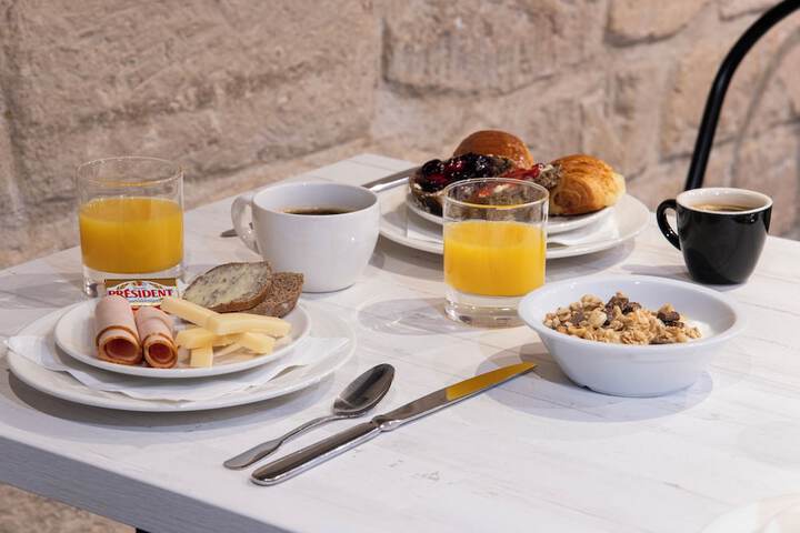 Breakfast/Coffee Service 17 of 20
