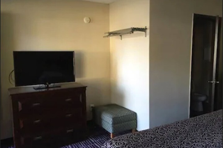 Room 7 of 14