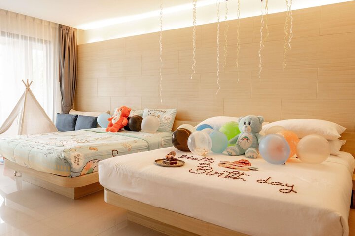 Hotel Interior 93 of 160