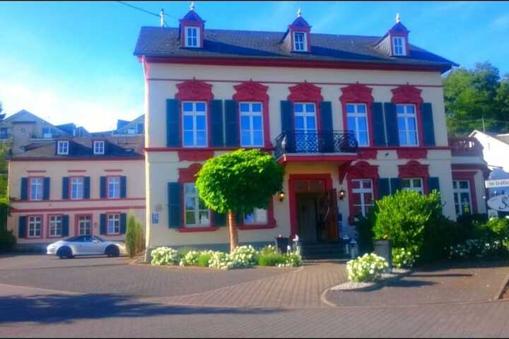 Romantik Hotel Villa Sayn in Bendorf