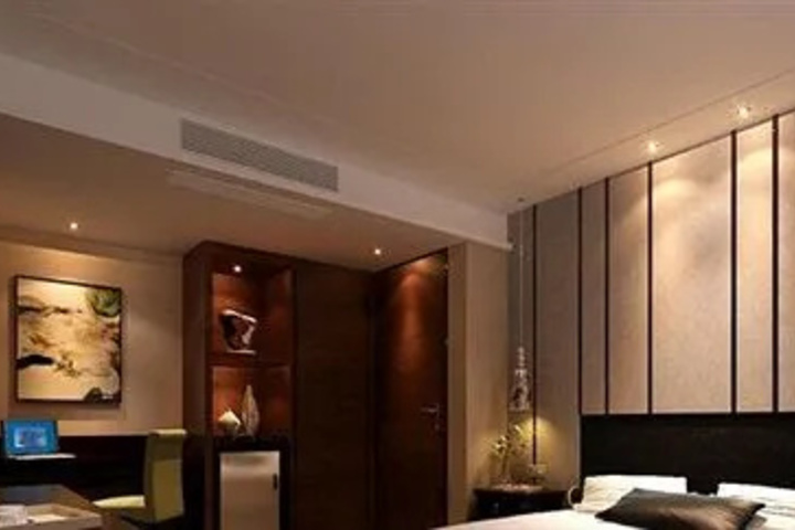 Room 6 of 12