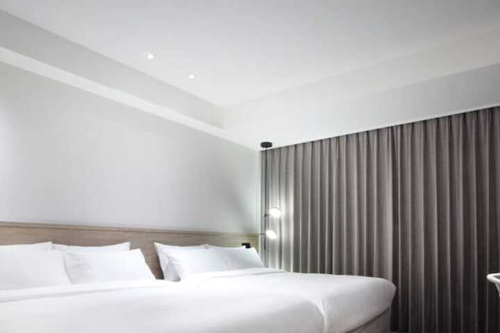 Room 11 of 67