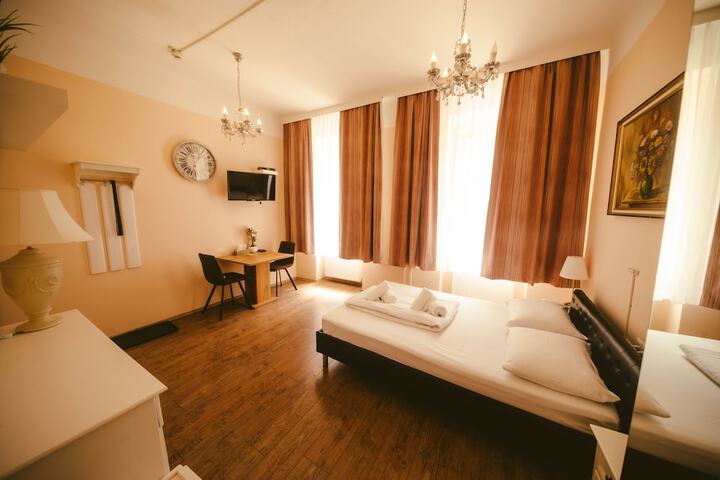 Room 13 of 26