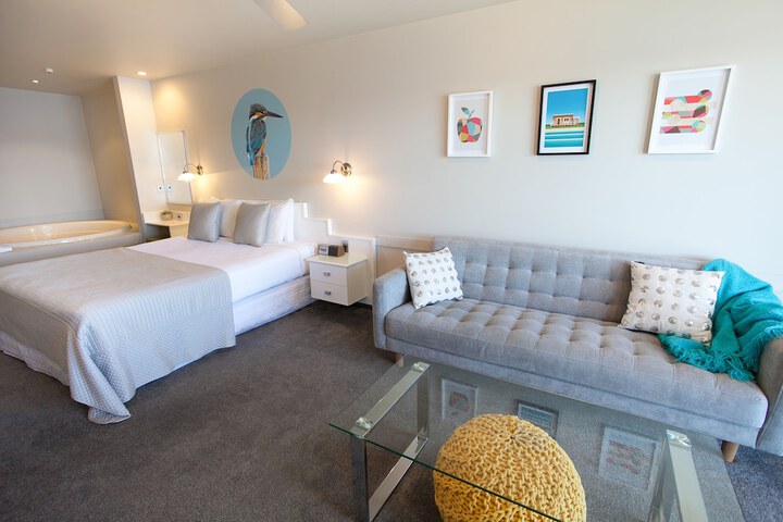 Room 5 of 43