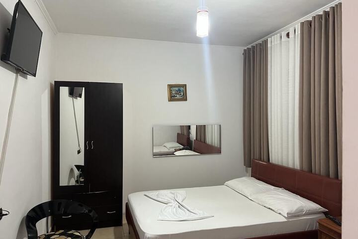 Room 3 of 21