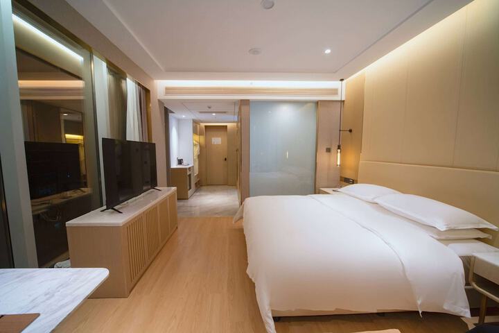 Room 8 of 22