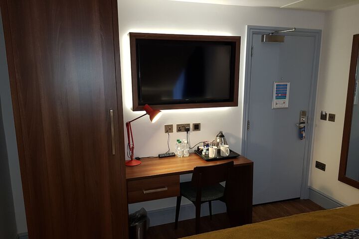 Room 3 of 72