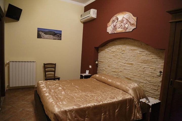 Room 20 of 74