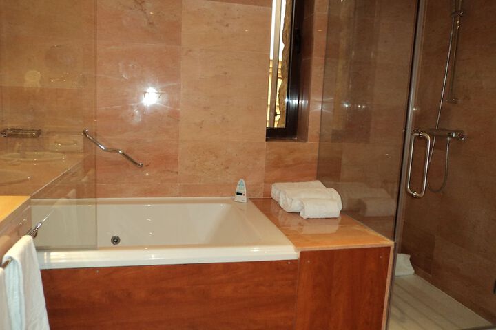 Room 20 of 97