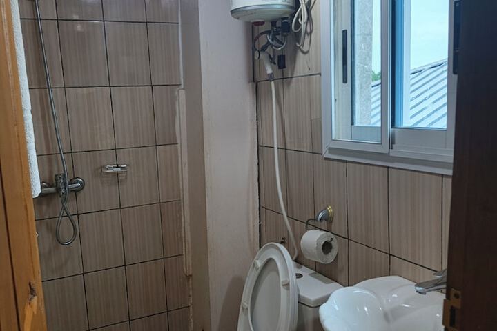 Room 15 of 99