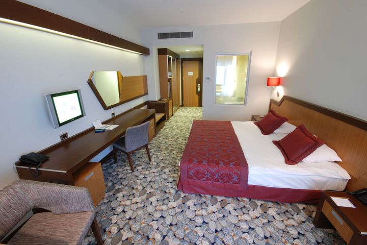 Room 7 of 52