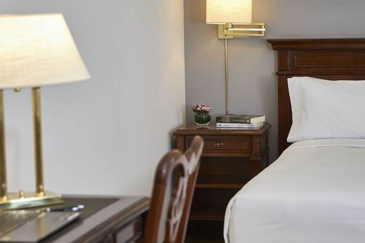 Room 10 of 51