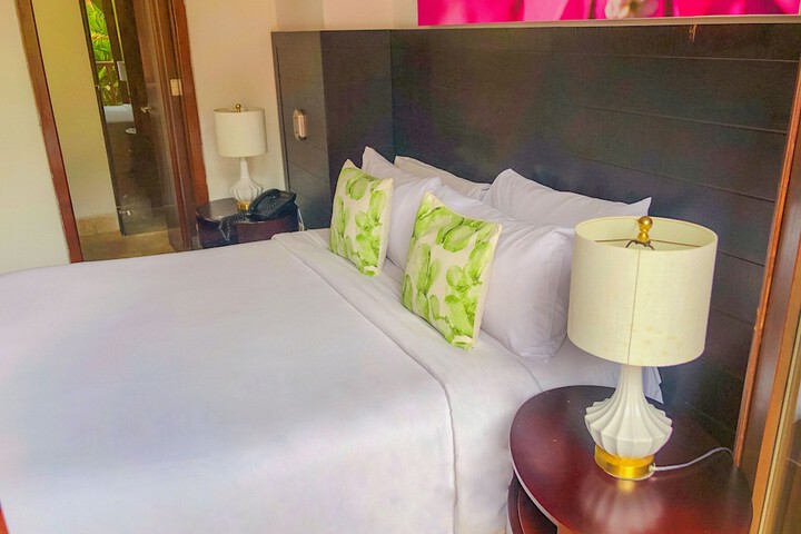 Room 8 of 65