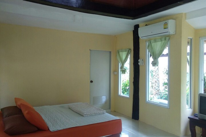 Room 6 of 95