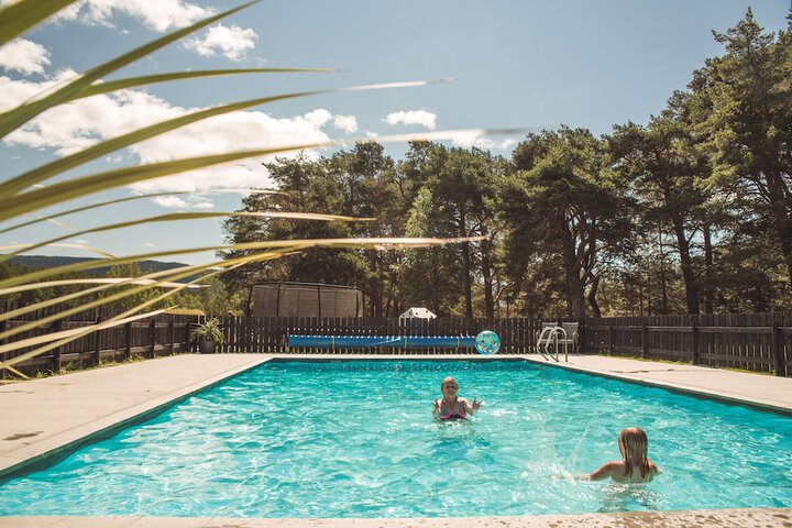 Pool 53 of 117