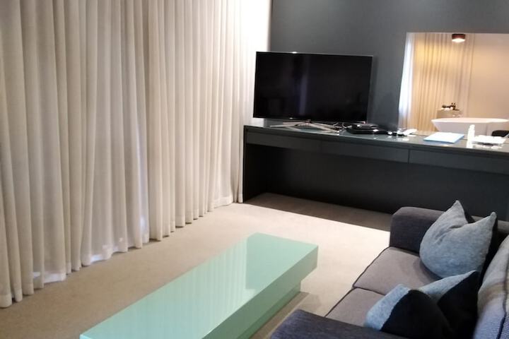 Room 19 of 80