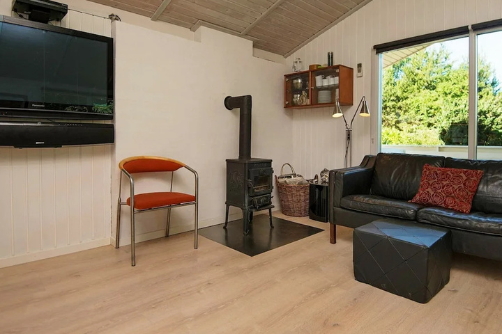 Beautiful Holiday Home in Glesborg With Roofed Terrace