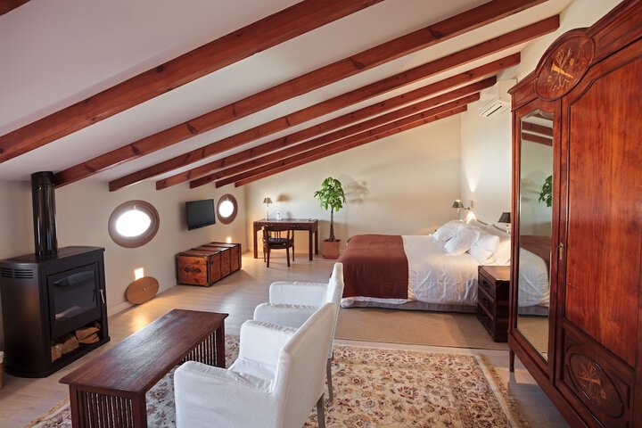Room 3 of 52
