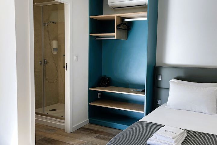 Room 8 of 62