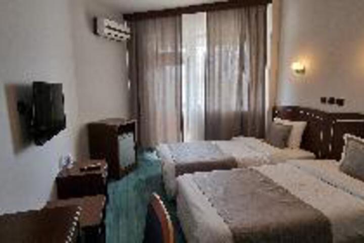 Room 9 of 15