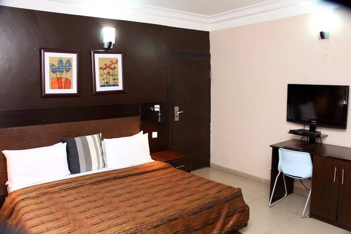 Room 12 of 24
