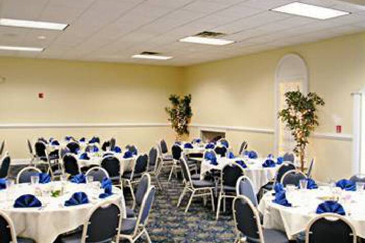 Ballroom/Hall 16 of 29