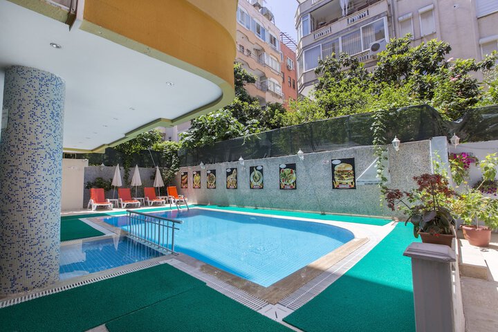 Pools & Facilities