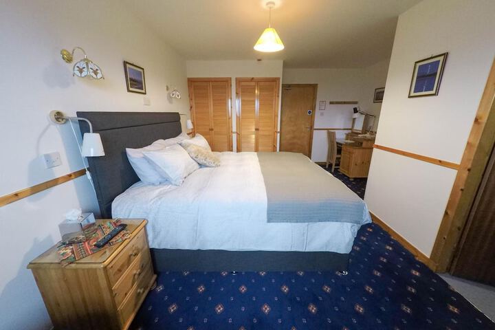 Room 7 of 24