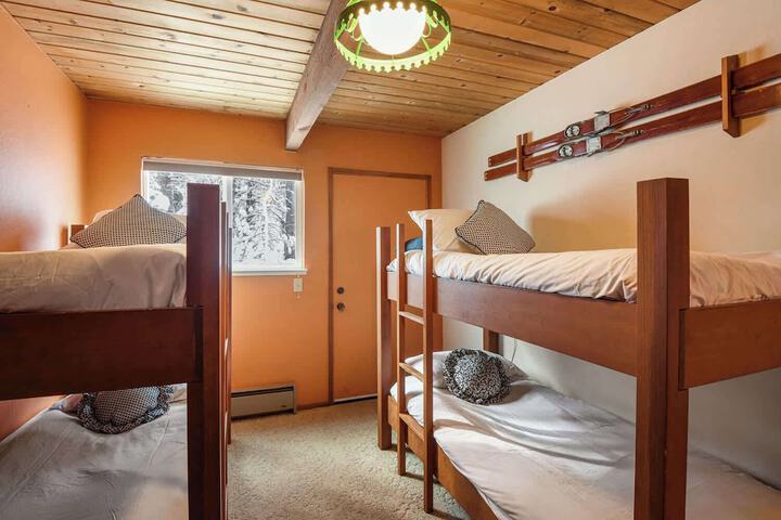 Room 4 of 26