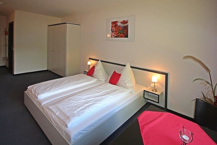 Room 9 of 37