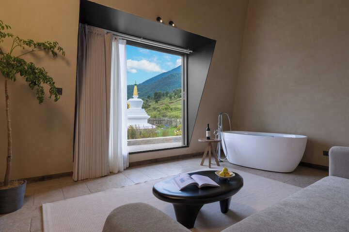 Room 10 of 72