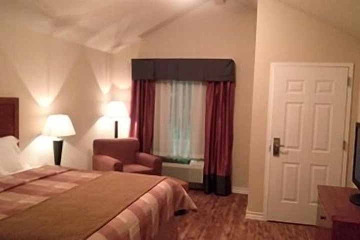 Room 3 of 10