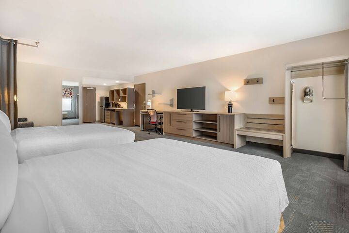 Room 9 of 37