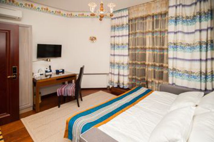 Room 150 of 313